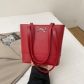 Sac cabas rouge en cuir ciré avec nœud argenté et bandoulières polyvalentes - Rouge
