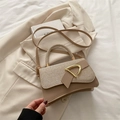 Borsa a mano alla moda patchwork marrone e beige con grande fibbia a D in metallo dorato - Cachi