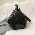 Mochila minimalista versátil en negro mate de cuero PU con diseño de doble asa - Negro