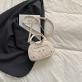 Sac coquille blanc à motif crocodile avec chaîne argentée et bandoulière amovible - Blanc Cassé