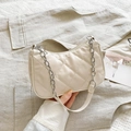 Chique beige gewatteerde schoudertas met zilveren ketting en gladde gebogen bodem - Broken Wit