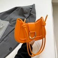 Bolso de hombro naranja tipo montura con hebilla dorada en D y correas con nudos de moda - Naranja