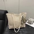 Bolso tote grande de paja tejida beige con pañuelo de seda y asas dobles para diario - Blanco Roto