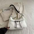 Borsa hobo bianca minimalista con cerniera e tracolla a contrasto in bianco e nero - Bianco
