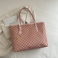 Borsa tote rosa con stampa monogramma M e ciondolo dorato per il pendolarismo - Rosa