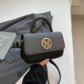 Modieuze mini vierkante crossbodytas met grijze stoffen flap en zwart lederen basis - Zwart