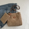 Borsa tote in velluto a coste kaki scuro con tracolla e piccola pochette coordinata - Cachi