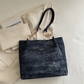 Borsa tote blu scuro con paillettes, catena dorata e design minimalista chic - Blu scuro