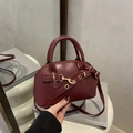 Retro burgunderrote Bowling-Tasche mit goldener Hardware und zwei Griffen für Damen - Rot