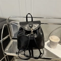 Zaino minimalista da donna in pelle PU nera con fibbia dorata e manico superiore - Nero