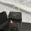 Bolso bandolera negro con purpurina, asa de perlas y detalle de lazo plateado mujer - Negro