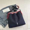 Borsa tote in denim blu con fodera a quadri rossi e chiusura a coulisse per donna - Blu