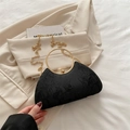 Elegante schwarze Abendtasche aus Satin mit Blumenstickerei und goldenem Rundgriff - Schwarz