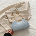 Blaue Halbmondtasche mit Blumenstickerei, Jacquard und goldenem Rundgriff - Blau
