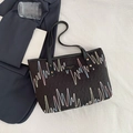 Bolso tote negro con bordado de ondas de colores y gran capacidad para el uso diario - Negro