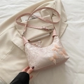 Roze jacquard hobo tas met bloemenborduursels, 3D vlinders en elegante kwastjes - Roze