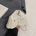 Einzigartige weiße Umhängetasche in Jackenform mit silbernen Details und Kette - Beige