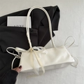 Sac baguette blanc minimaliste avec dentelle délicate et nœud en ruban élégant - Blanc