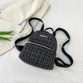 Mini sac à dos en tweed à damier noir et blanc avec détails dorés élégants - Noir