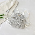 Mini sac à dos en tweed à carreaux noir et blanc avec logo doré et sangles blanches - Blanc
