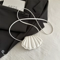 Mini borsa a tracolla bianca a forma di conchiglia in pelle PU con sottile tracolla - Bianco