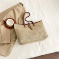 Borsa tote in paglia intrecciata beige con cinturini in pelle per vacanze estive - Marrone