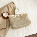 Grande borsa shopper intrecciata beige con manici e fibbia in pelle bianca estiva - Bianco