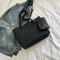 Bolso tote negro con estampado de monograma M y neceser con cremallera a juego - Negro