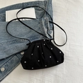Mini bolso nube negro con cordón, bordado de flores blancas y bandolera - Negro