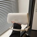 Sac à bandoulière blanc texture crocodile minimaliste avec lettrage doré et détail de nœud - Blanc