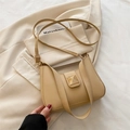 Sac bandoulière demi-lune beige élégant avec boucle triangulaire dorée et sangle - Khaki