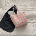 Bolso tote de cuadros rosa y verde claro con asas a juego sobre tela blanca - Estilo Cuadros Rosa Verde (TS4402) / Rosa