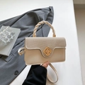 Piccola borsa quadrata color albicocca con manico intrecciato e chiusura a fiore - Bianco Sporco