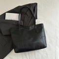 Black patchwork tote bag in crocodile texture faux leather with long shoulder straps - Black