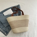 Borsa tote in paglia con strisce marroni e manici in tessuto rinforzato color beige - Beige