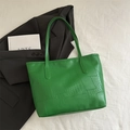 Women's large green tote bag with crocodile pattern and smooth leather texture finish - Green