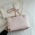 Borsa tote rosa ricamata con trama floreale 3D e tracolla a catena con nastro - Rosa