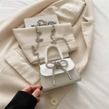 Elegante weiße Mini-Handtasche mit silberner Strass-Schleife und Kettenriemen - Weiß