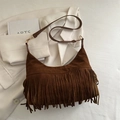 Bolso tote bohemio de ante marrón con flecos largos y hebillas doradas elegantes - Marrón