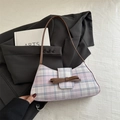 Borsa sottobraccio a quadri rosa e blu con fiocco e tracolla in pelle marrone - Viola