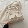 Sac bandoulière blanc crème chic avec poignée en dentelle et deux poches à rabat - Blanc