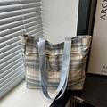 Grande borsa tote a scacchi in tela con spalline larghe per studio e uso quotidiano - Blu