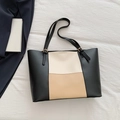 Bolso tote tricolor en piel sintética negra, crema y marrón con detalles dorados - Caqui