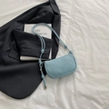 Hellblaue Umhängetasche mit Litschi-Muster und geknotetem Riemen für Damenmode - Blau