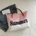 Rosa Canvas-Tragetasche mit Farbverlauf, Fransenrand und Summer-Aufdruck - Hellrosa