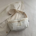 Sac bandoulière minimaliste en nylon blanc cassé avec large sangle réglable - Blanc