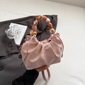 Borsa a mano plissettata rosa con manico decorativo in perle di resina marmorizzata e tracolla - Rosa