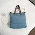 Grande borsa tote blu in tela con manici a strisce multicolori per studentesse - Blu