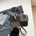 Minimalistische tweekleurige vierkante handtas met zijden sjaalhandvat voor dames - Zwart
