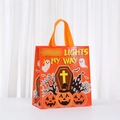 Dettaglio della borsa regalo di Halloween arancione con zucche, fantasmi e castello - Motivo Multi Zucca Fantasma Castello (3011-6) / Arancione